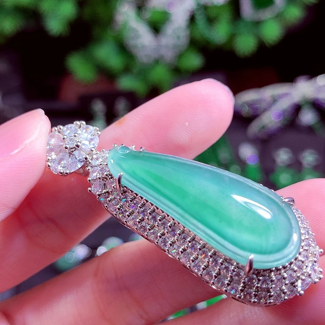 颈饰未镶嵌翡翠天然