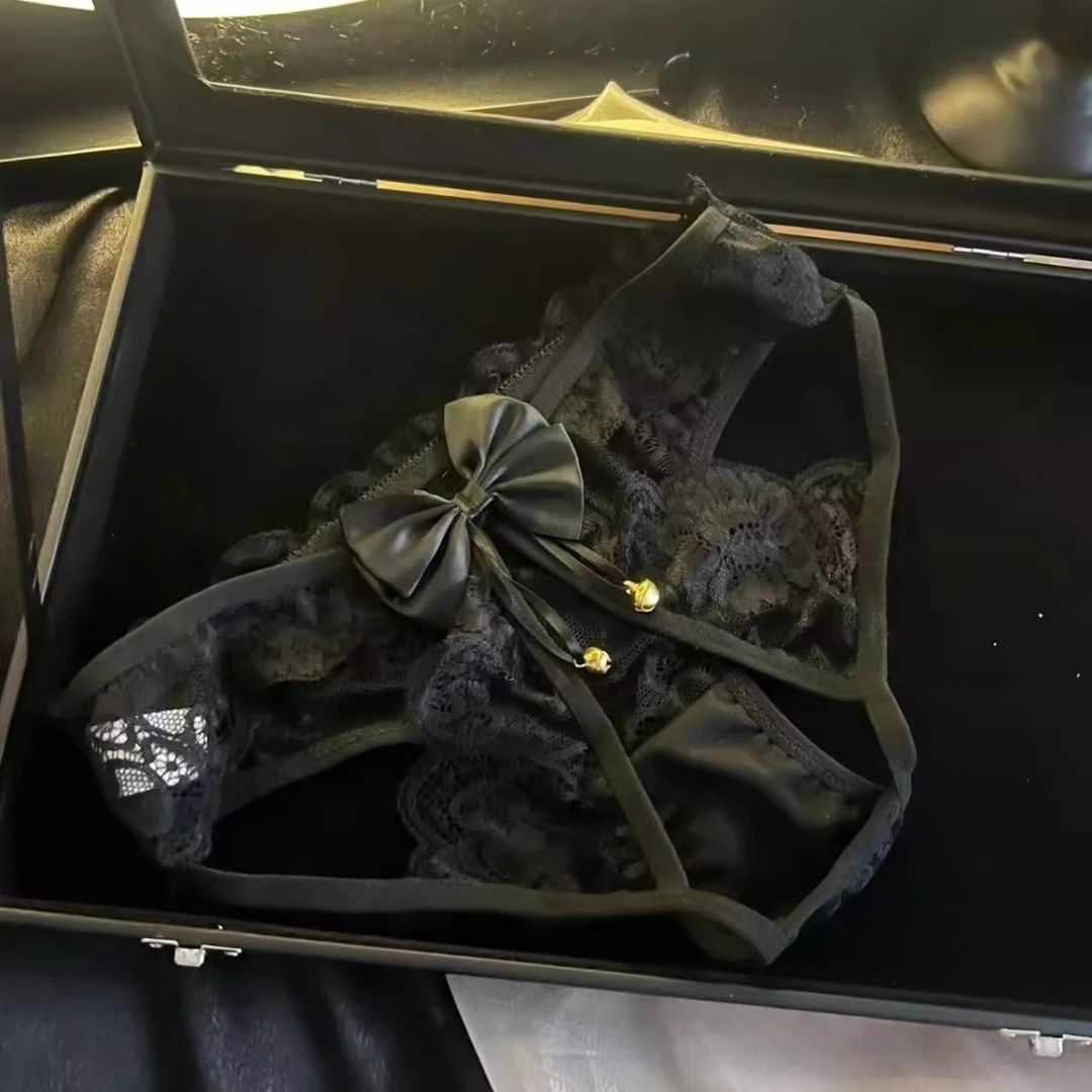 低腰女士设计师百搭女三角内裤蝴蝶铃铛轻奢法式时尚镂空透气黑色