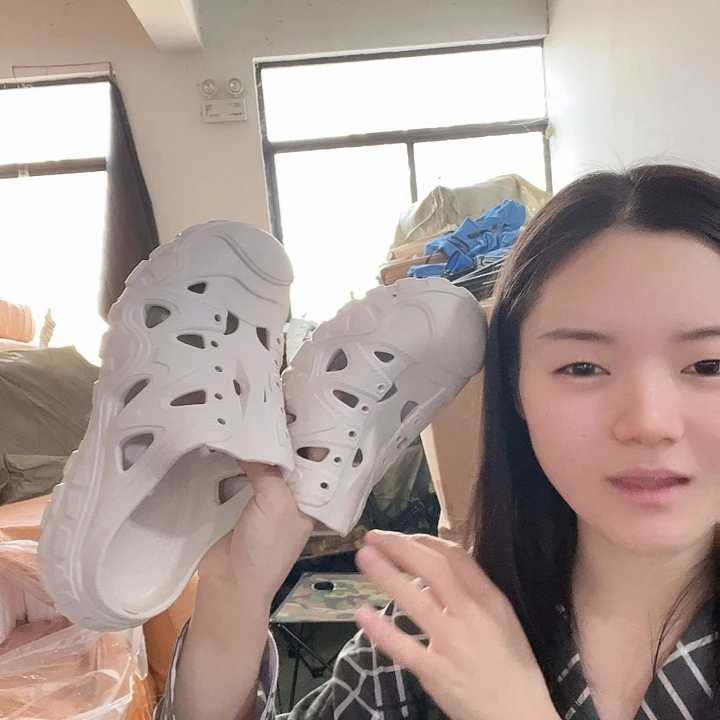 洞洞鞋4O啦啦啦啦