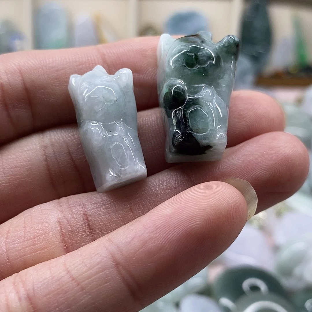 颈饰未镶嵌翡翠天然