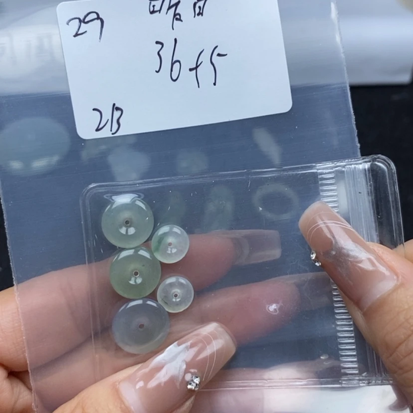 【闪购商品】翡翠颈饰未镶嵌昨**歌
