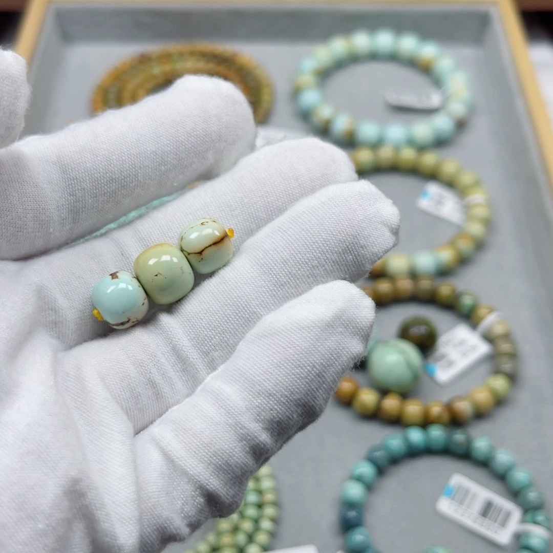 绿松石未镶嵌挂件