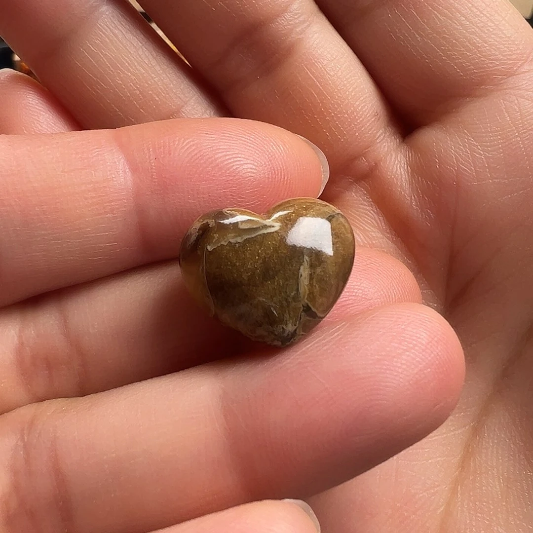 琥珀（根珀）颈饰未镶嵌白根溶洞妖花屁桃（打孔不退换）