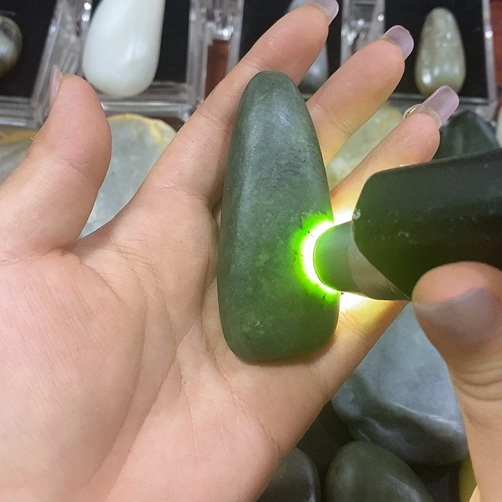 和田玉（糖玉）未镶嵌挂件