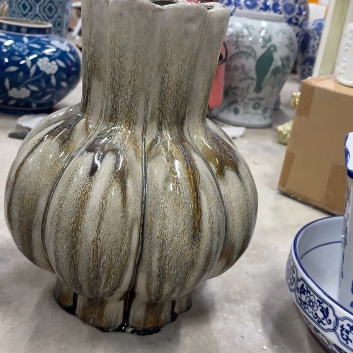 微瑕青花瓷器值得购买底部小磕