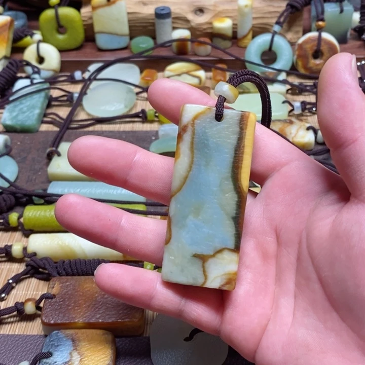 蛇纹石玉挂件未镶嵌团****胖