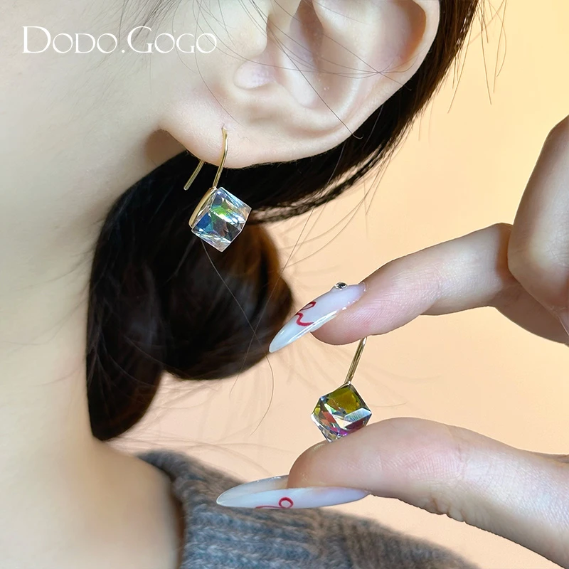 DODOGOGO 合金玻璃耳饰 炫彩立体方块耳钩气质百搭彩色高级感耳环