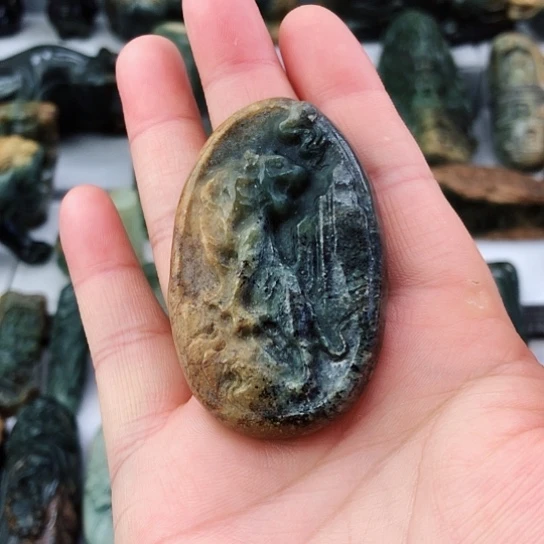 未镶嵌岫岩河磨玉（透闪石质玉）挂件