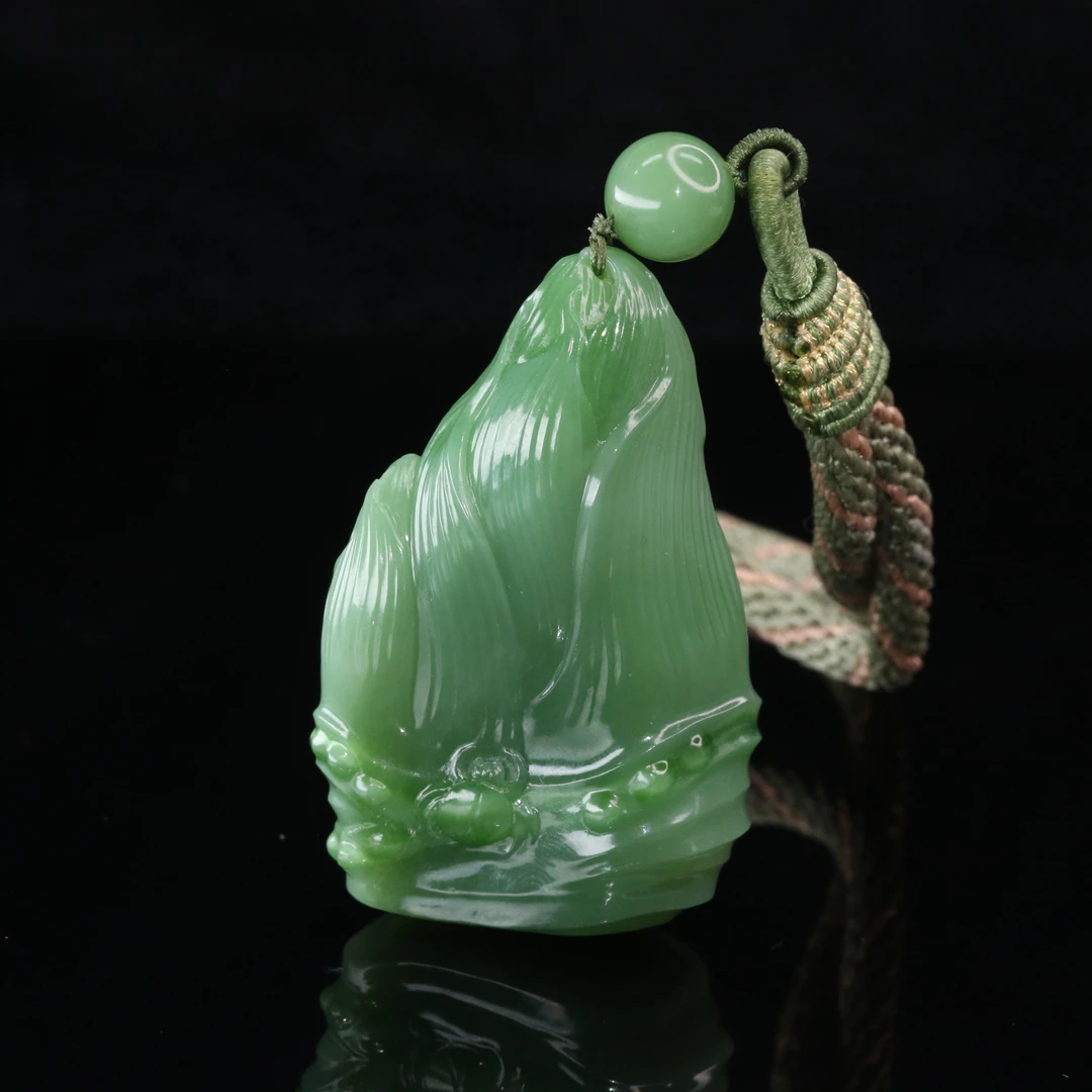 64和田玉俄七碧玉吊坠/101402上海嘉禾拍卖