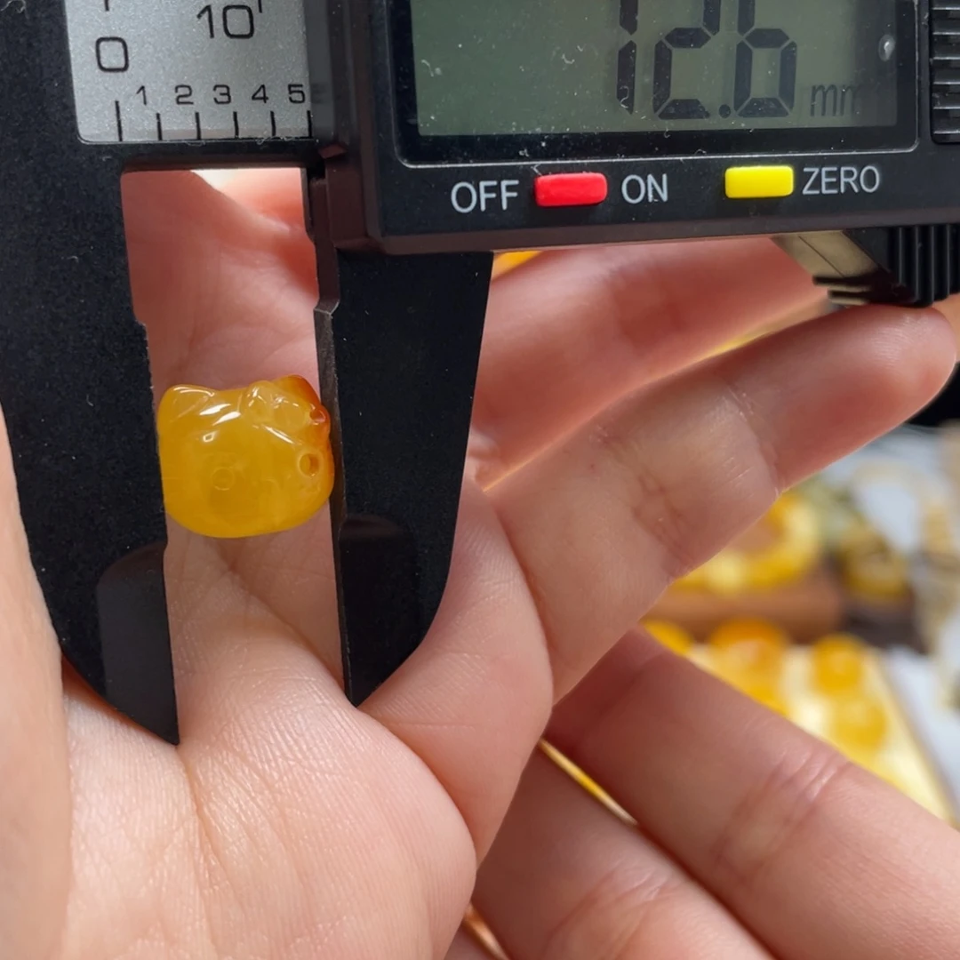 琥珀未镶嵌珠宝奇石kitty