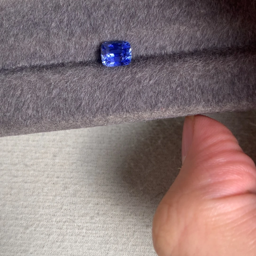 蓝宝石裸石2.04 矢车菊