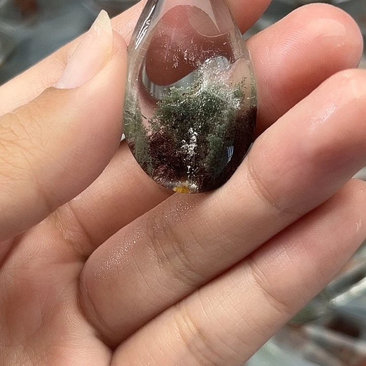 未镶嵌吊坠(赠链)水晶