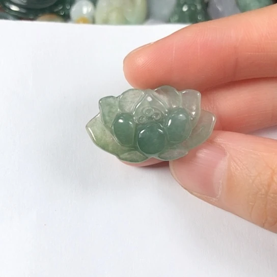 翡翠未镶嵌颈饰缅甸A货，每天下午1点半开播
