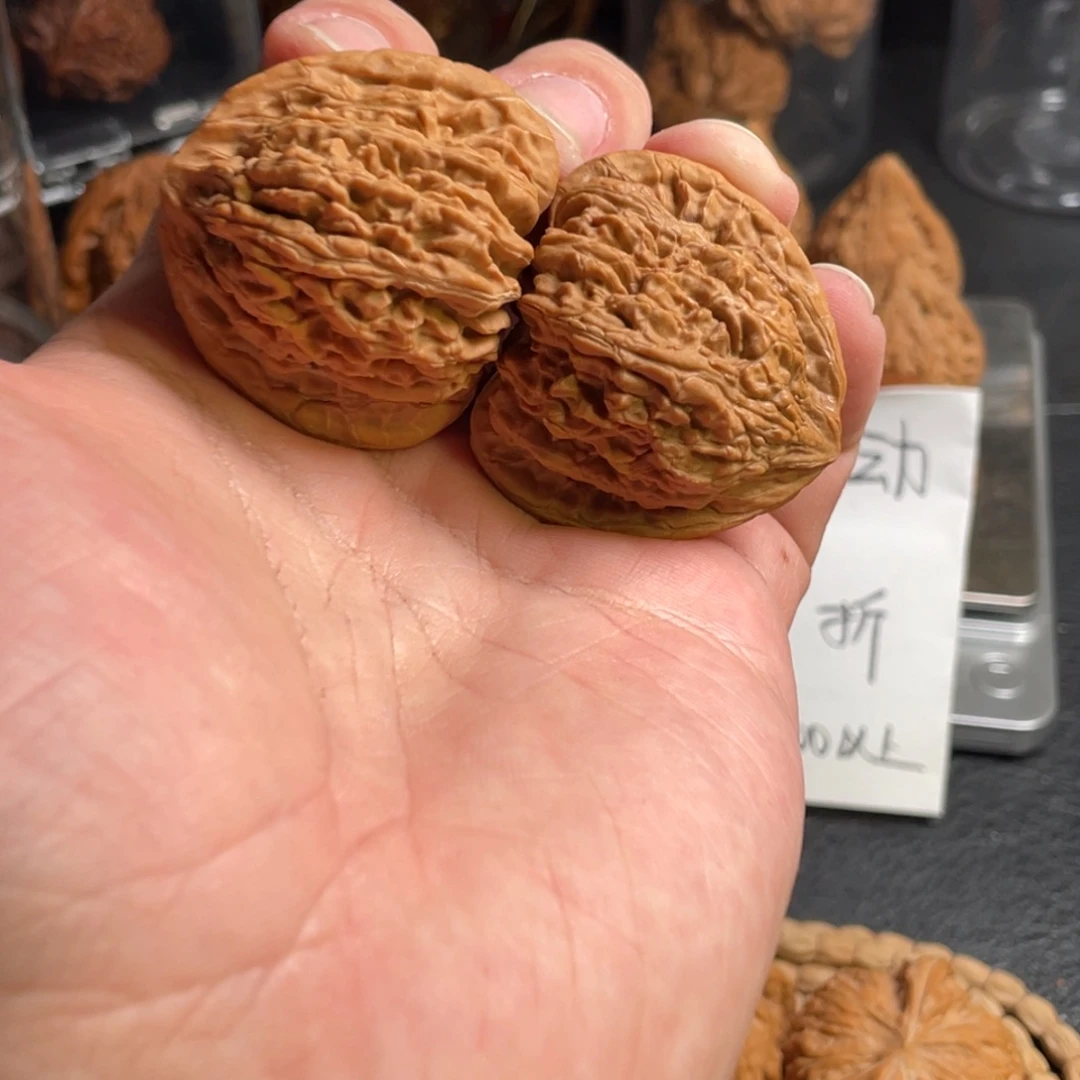 文玩核桃吊坠密纹