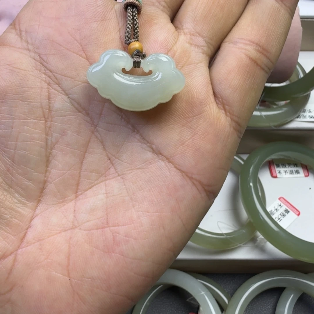 和田玉（糖玉）未镶嵌手镯