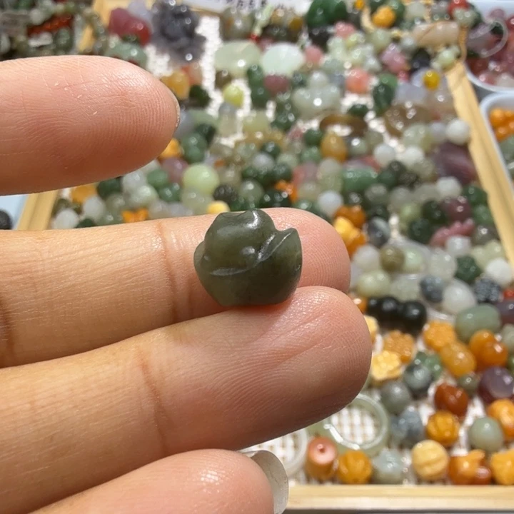 和田玉未镶嵌珠宝半成品