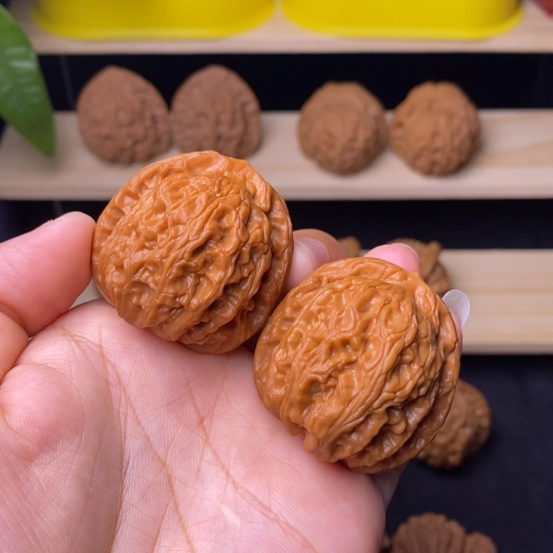 文玩核桃把件37龙胆