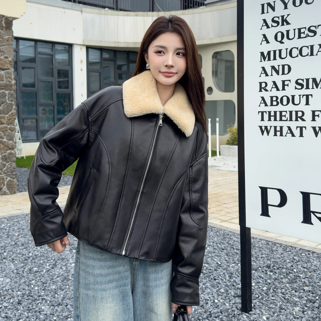 羊羔毛领可拆卸2025冬季新款真皮绵羊皮鹅绒服女短款韩版宽松外套