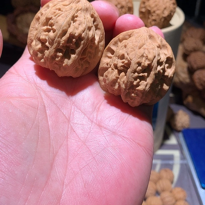 说***听桃核吊坠全品是狮子42