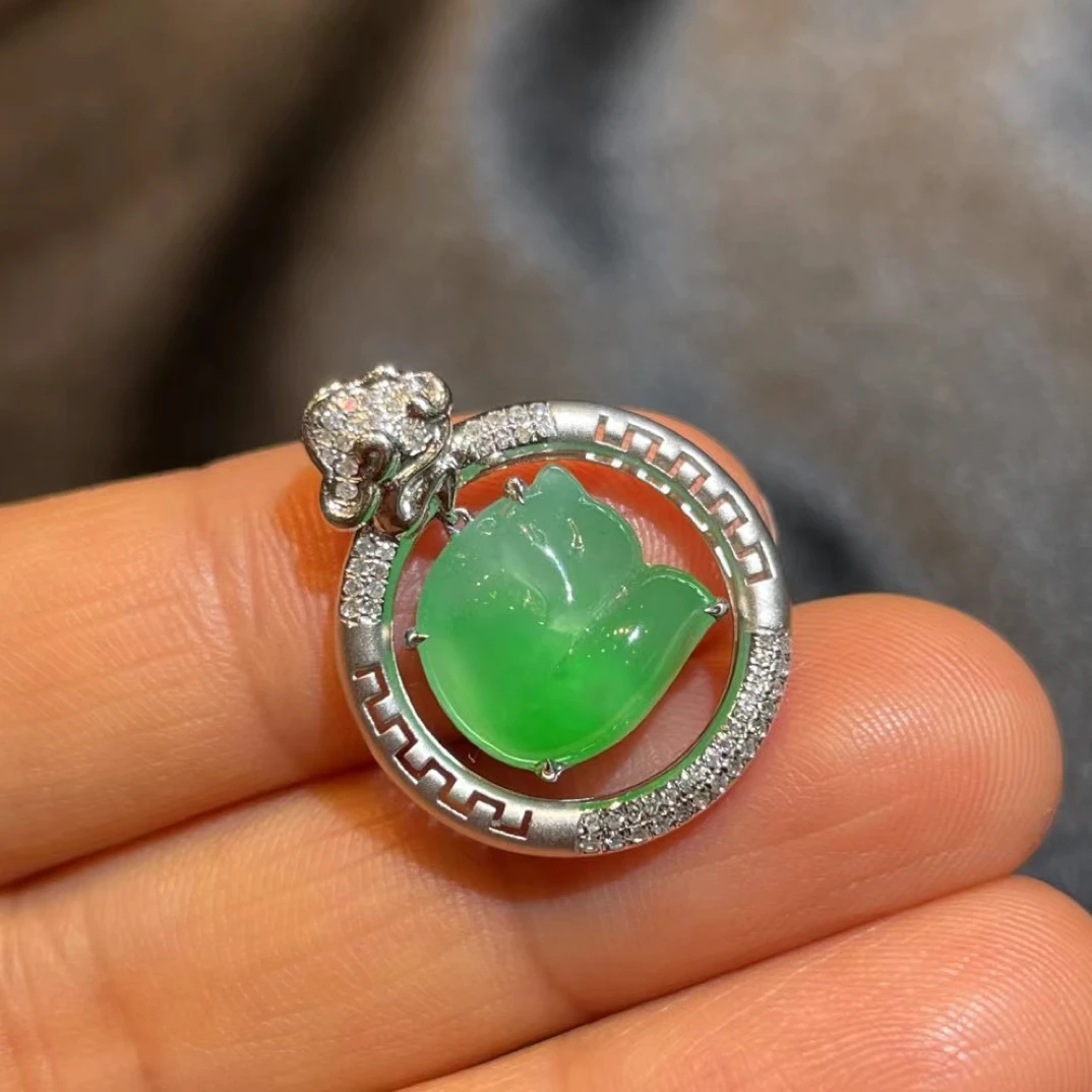 天然翡翠冰色狐狸吊坠