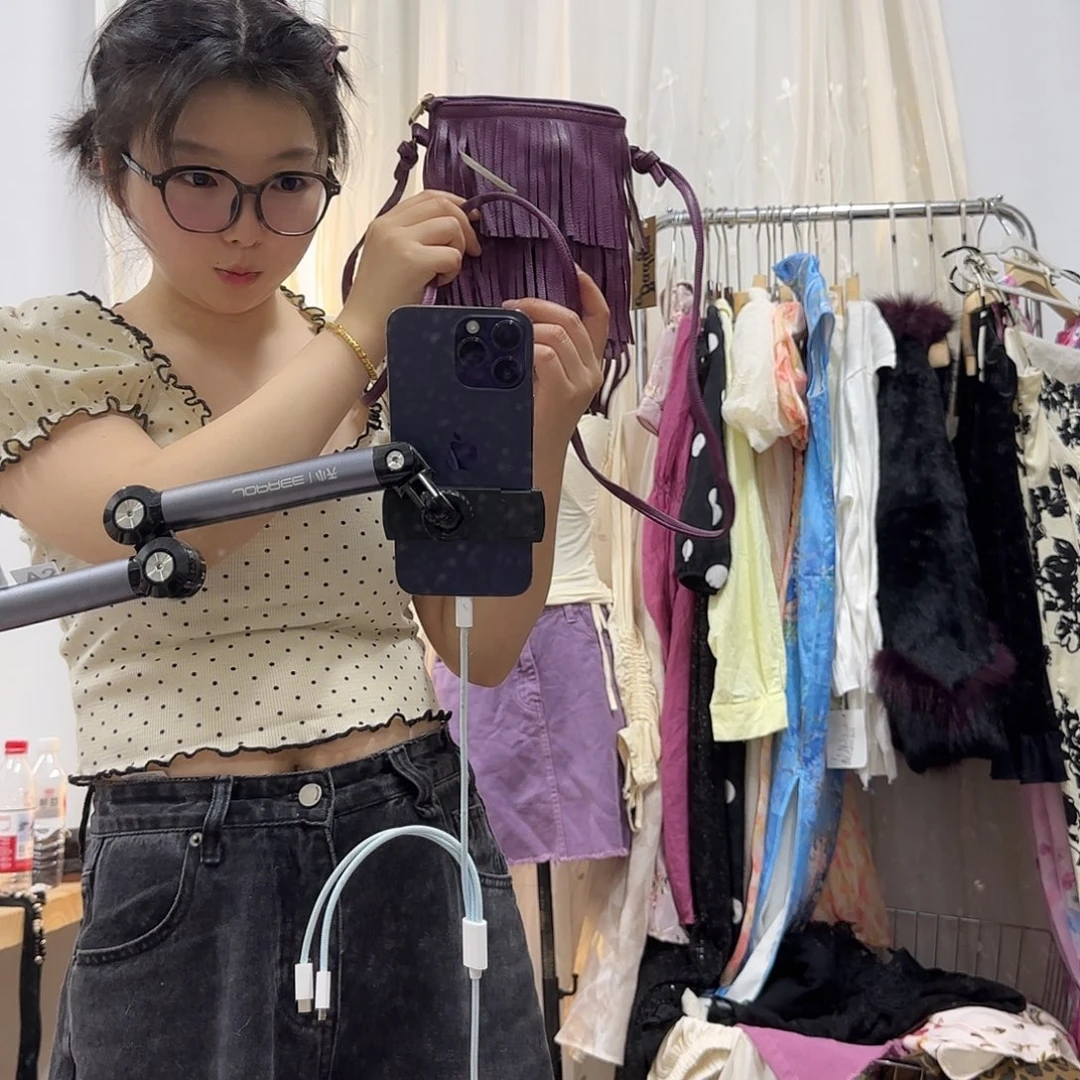 紫色百搭休闲运动包