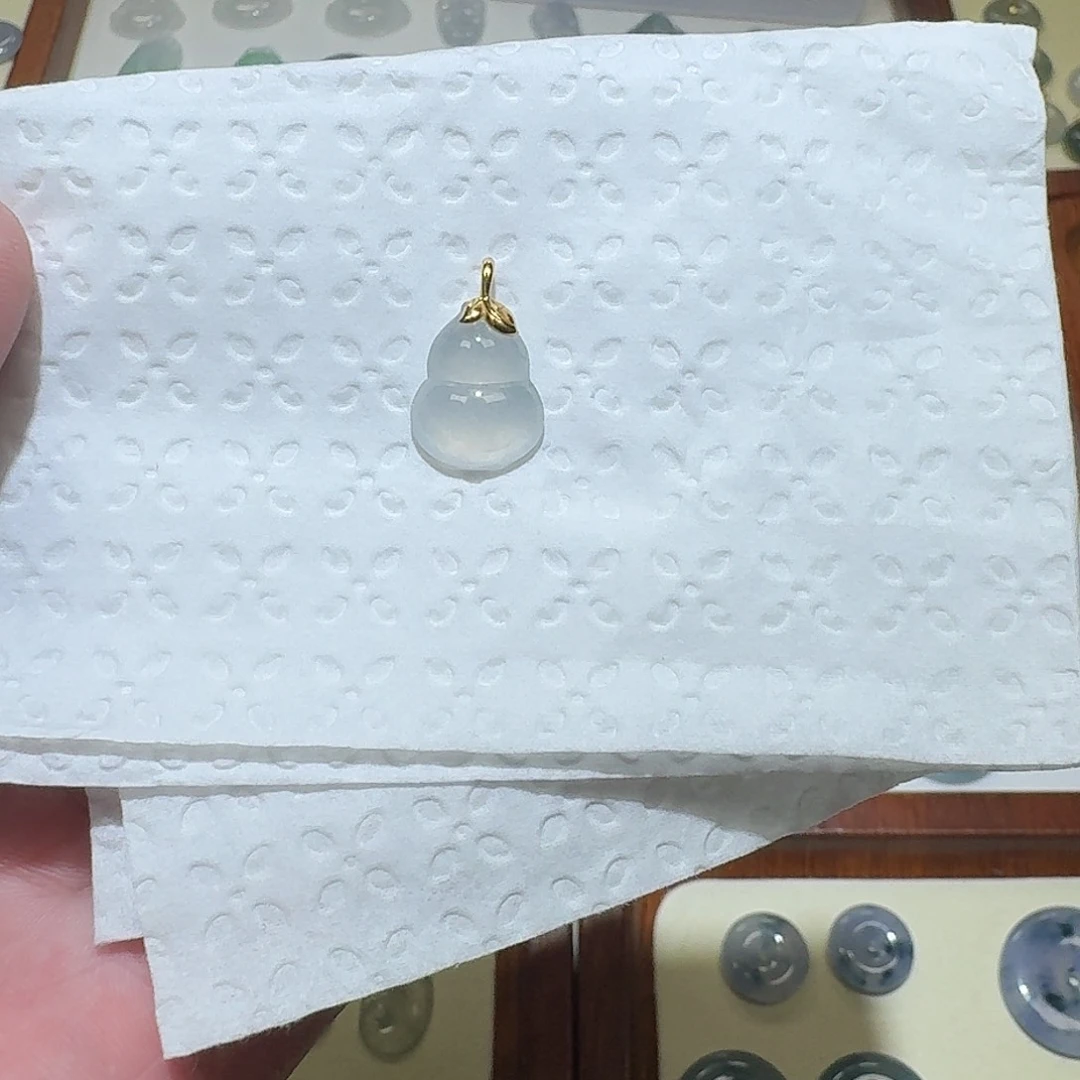 颈饰18K金镶嵌翡翠葫芦