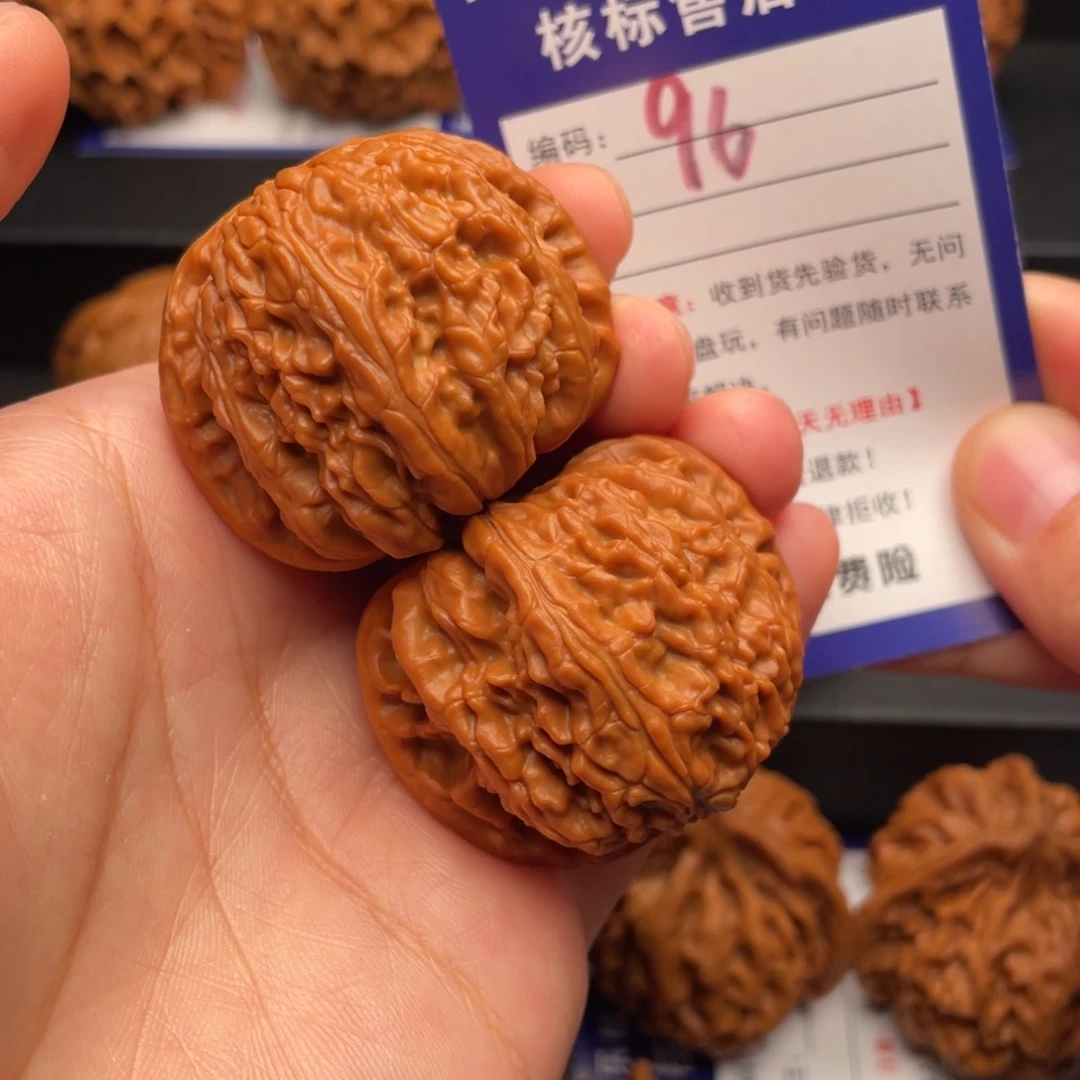 文玩核桃把件老树白狮子42尺96号