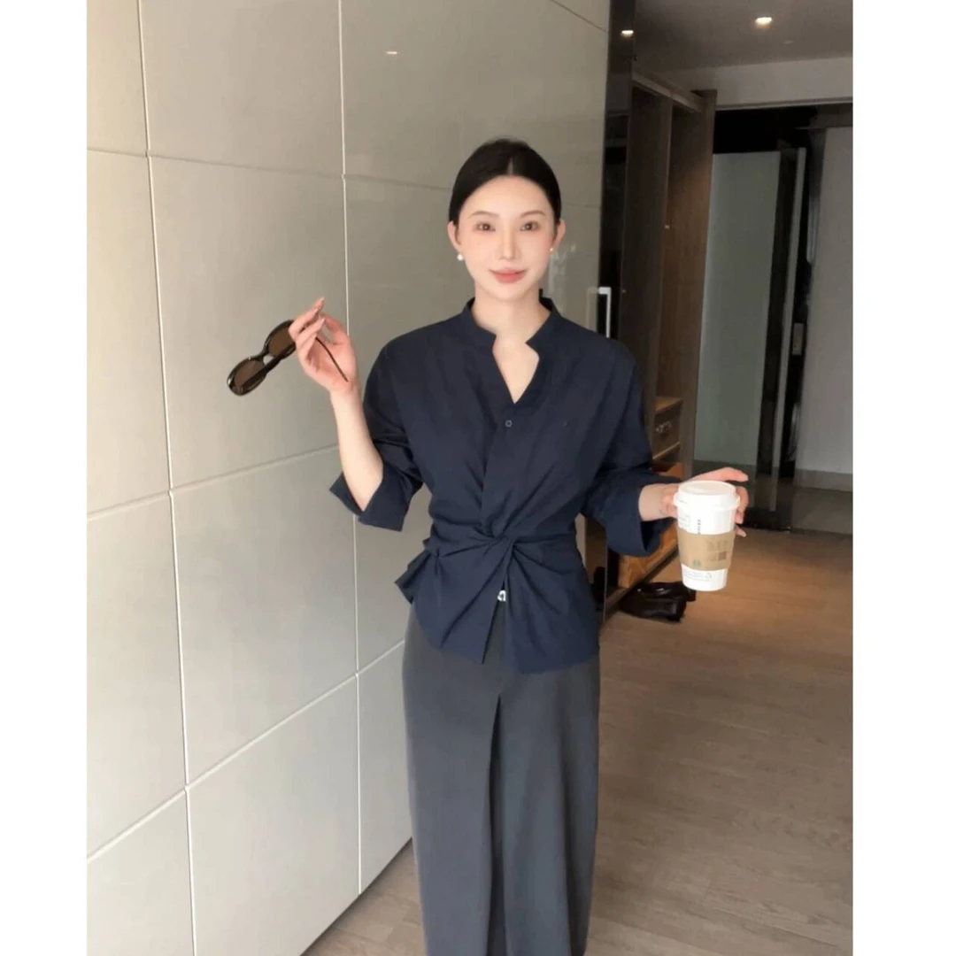 秋上新设计感扭结V领天丝精致百搭衬衫