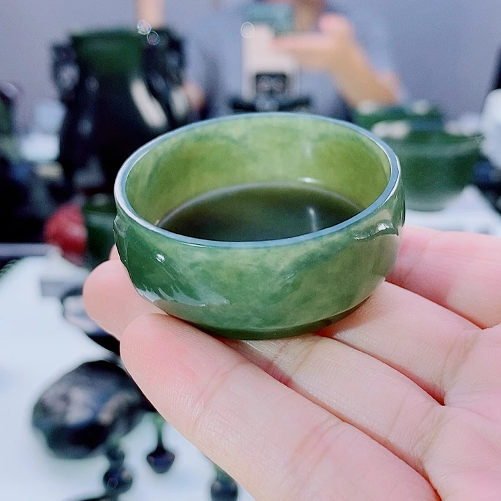 哪***吒未镶嵌和田玉（青玉）把件微瑕