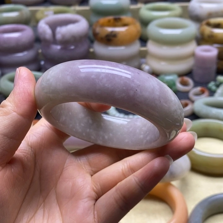 石英质玉未镶嵌手镯