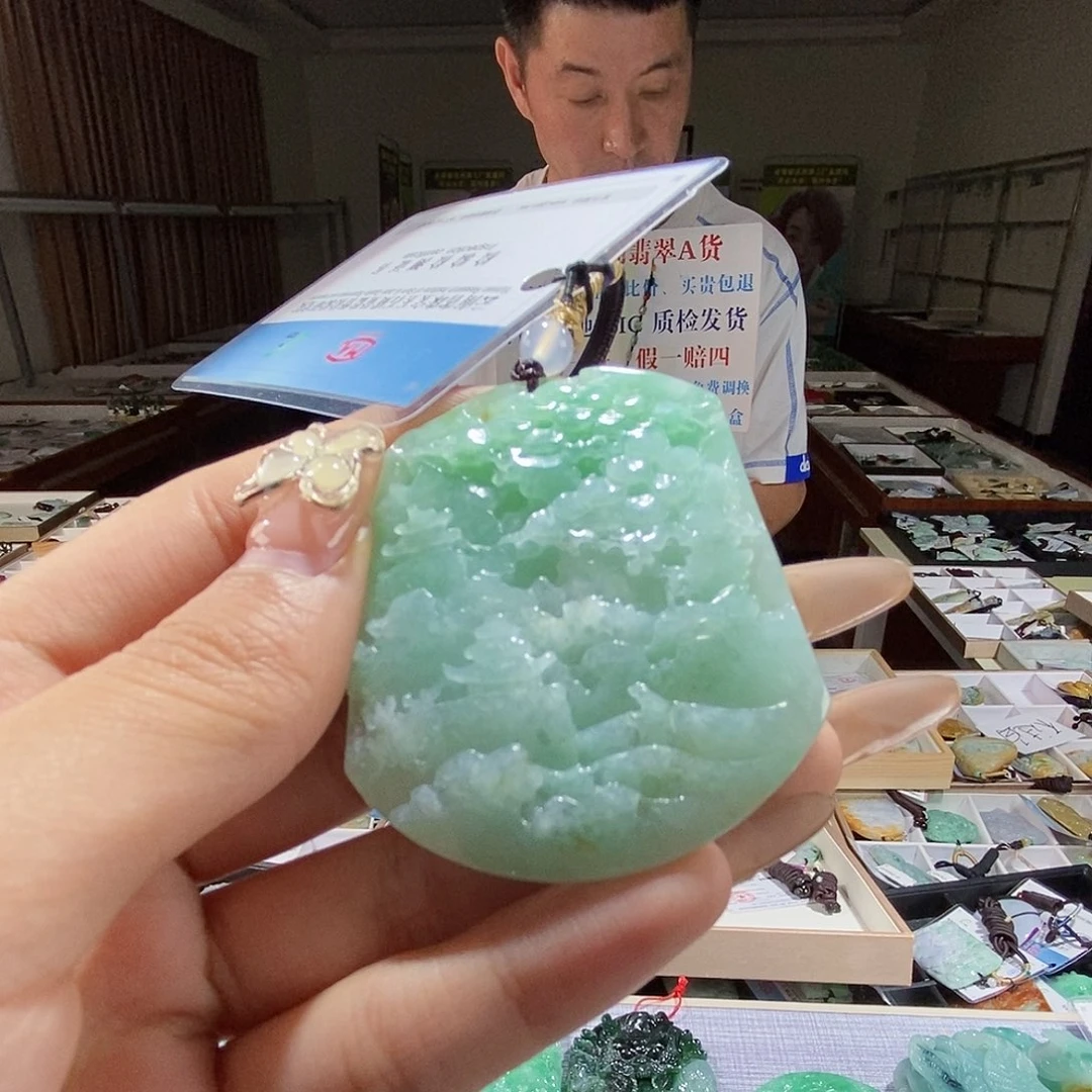 翡翠未镶嵌颈饰翡翠