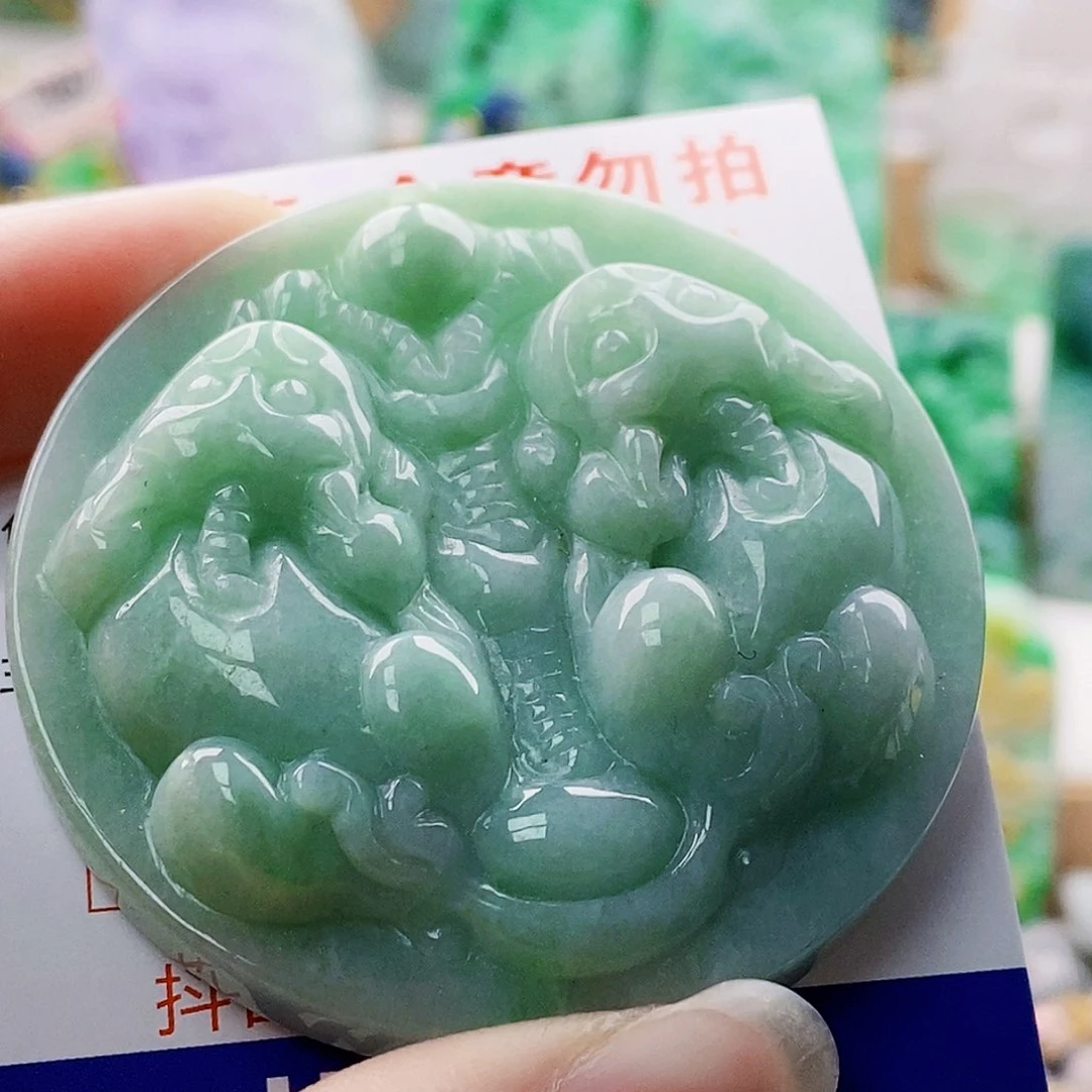 吊坠(不含链)未镶嵌翡翠