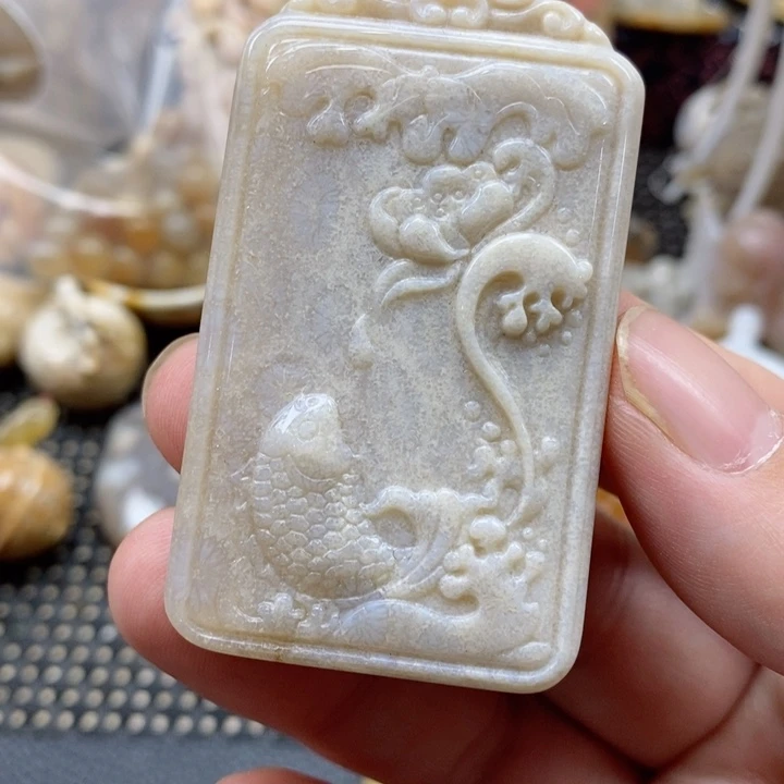 硅化珊瑚（珊瑚玉）颈饰未镶嵌