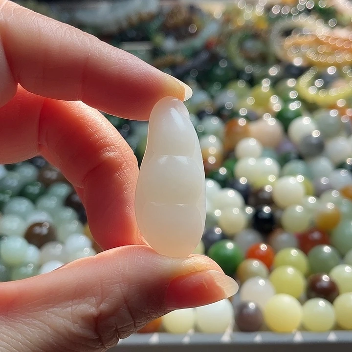 未镶嵌和田玉车挂