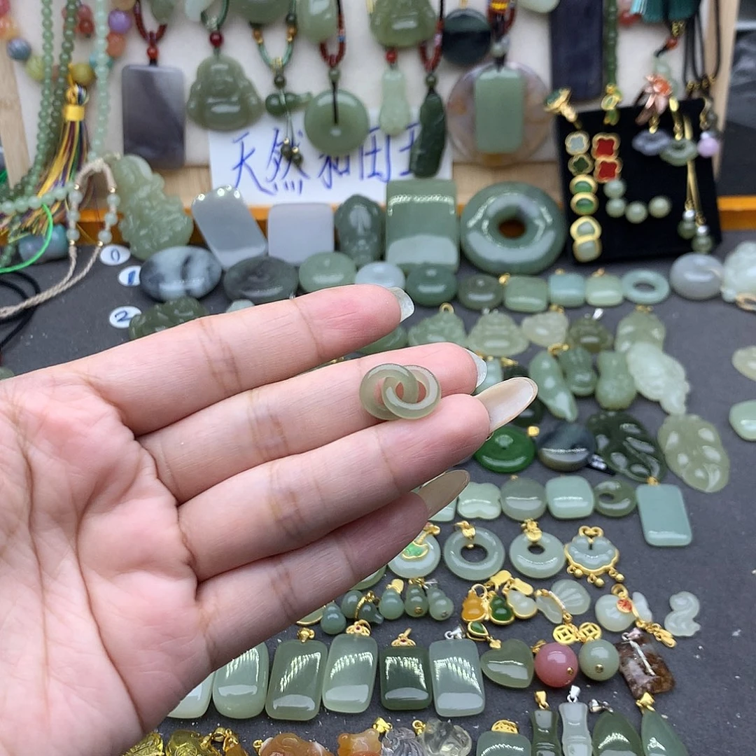 和田玉未镶嵌吊坠(不含链)
