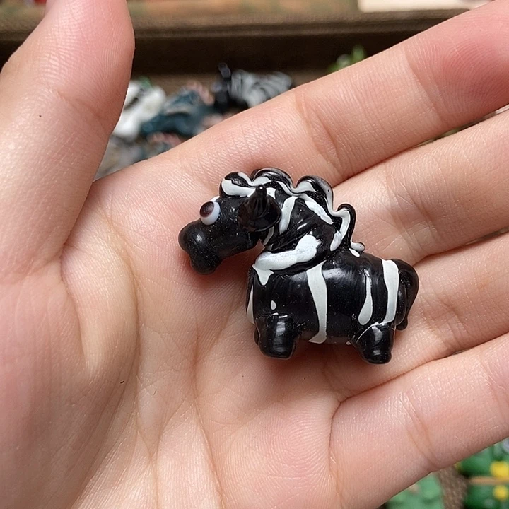 琉璃颈饰黑白斑马109