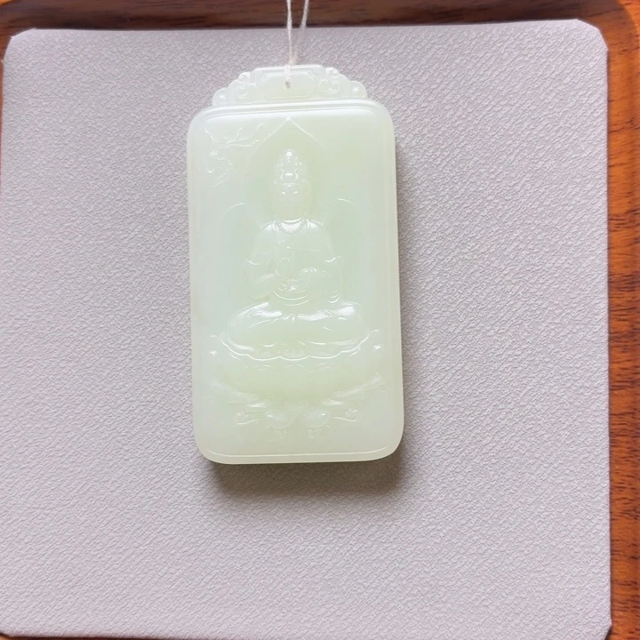 帅***子和田玉未镶嵌颈饰