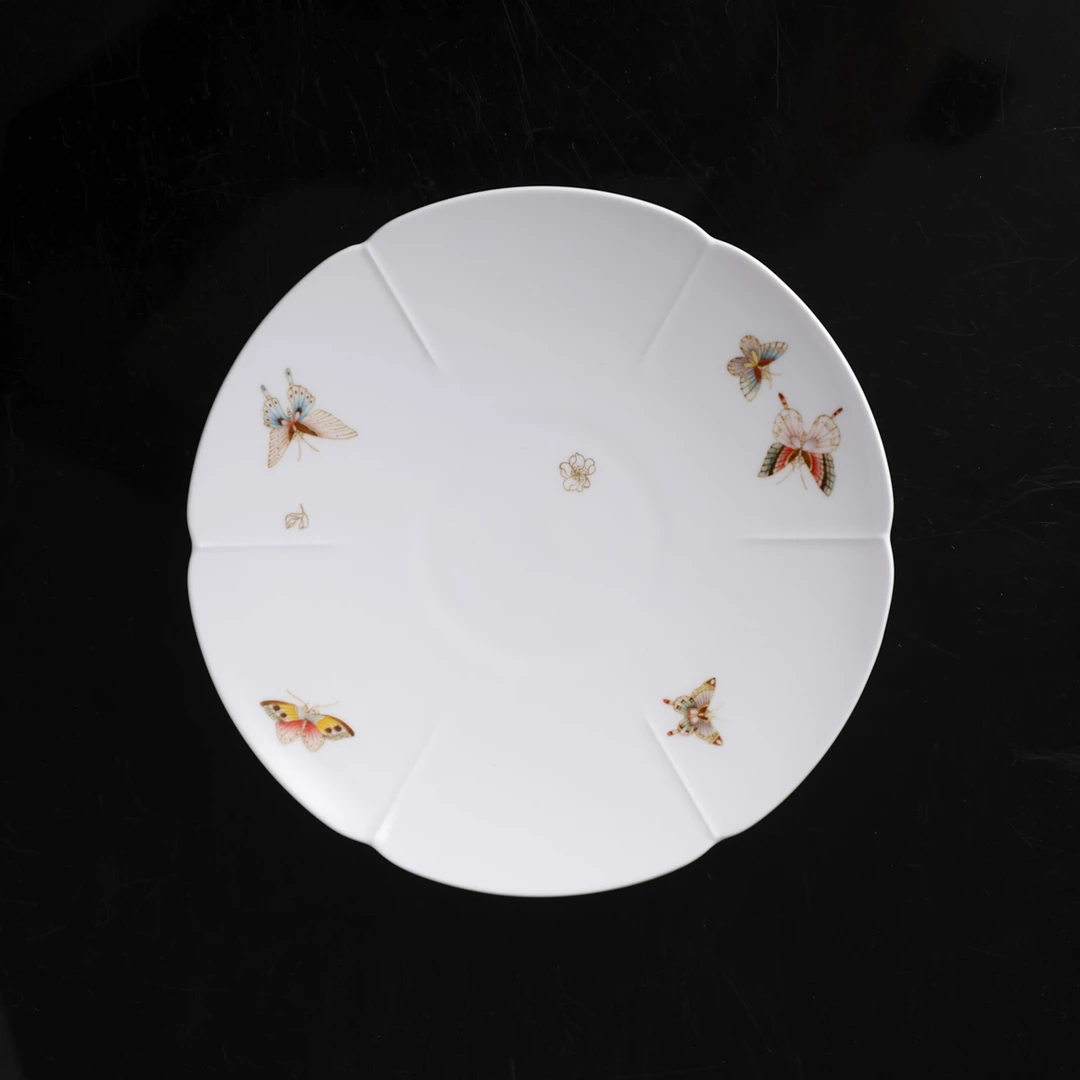 自慢堂--六边盘釉中彩蝴蝶（21cm）-不言美器
