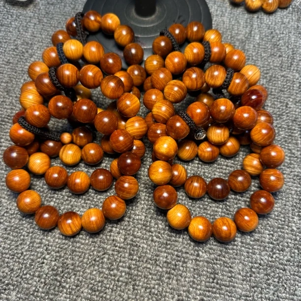 纯手工打磨崖柏1.5手串（多样性发其一）