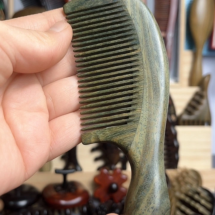 红酸枝木类绿檀木手柄梳