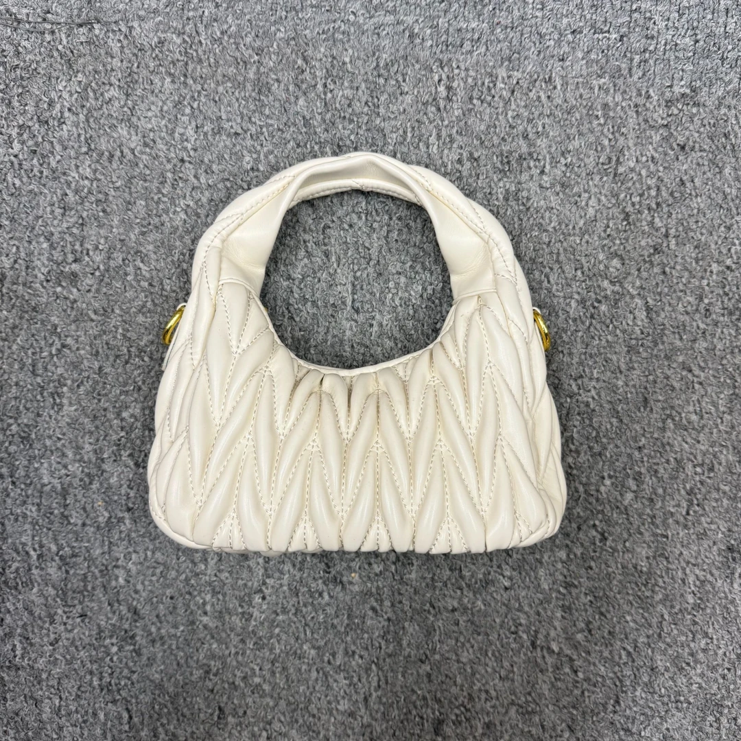 【A06】   新款经典hobo月亮-白