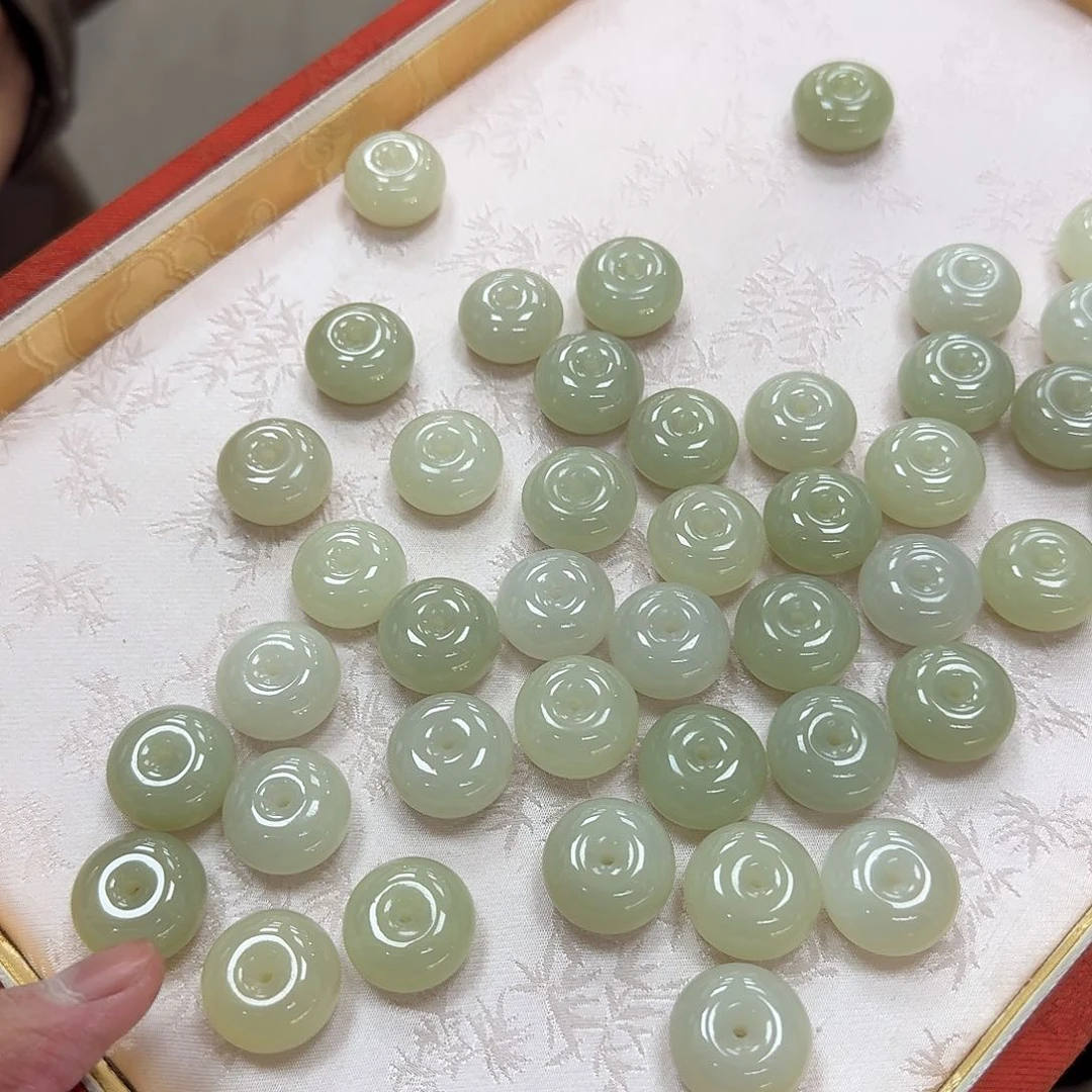 和田玉平安扣未镶嵌226一品卡20左右青海料多样性拍一发一