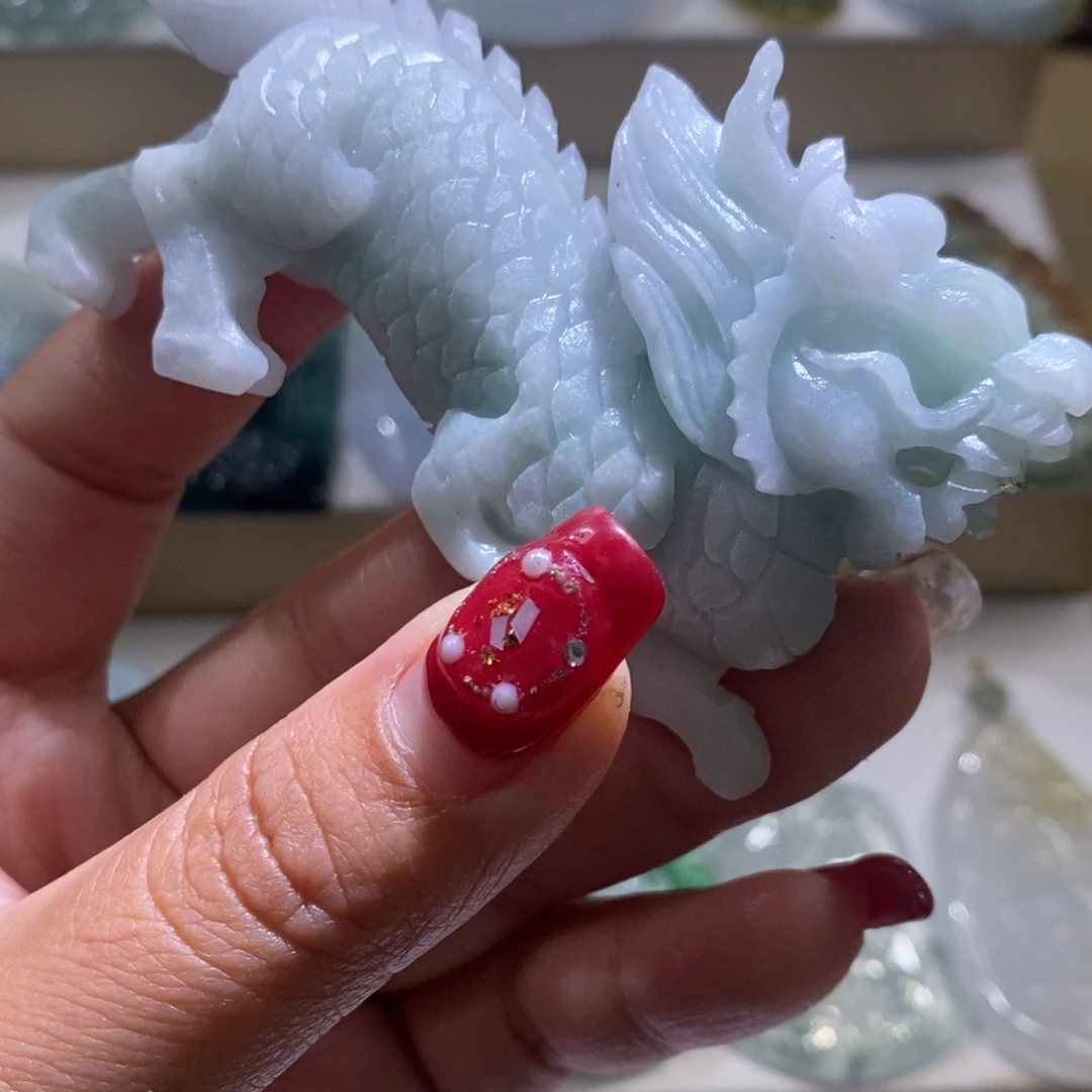 【闪购商品】翡翠颈饰未镶嵌龙牌