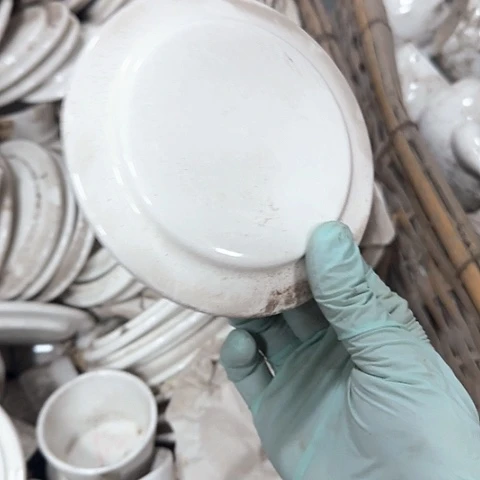 小***:瓷片3个国营厂库存3个