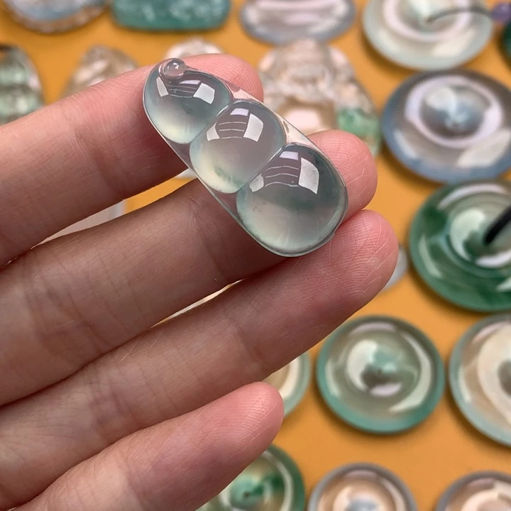 颈饰未镶嵌翡翠….