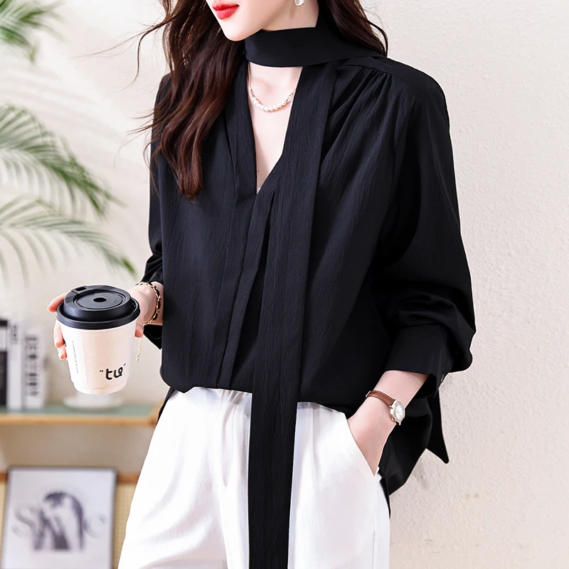 轻奢高级感黑色V领长袖防晒衬衫女早秋法式气质时尚挂脖衬衣上衣