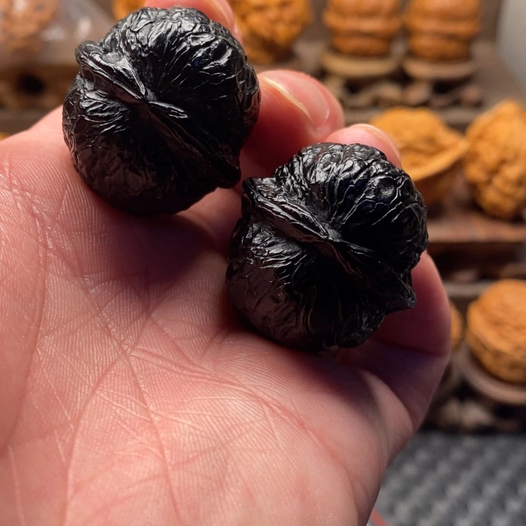 文玩核桃把件铁核桃