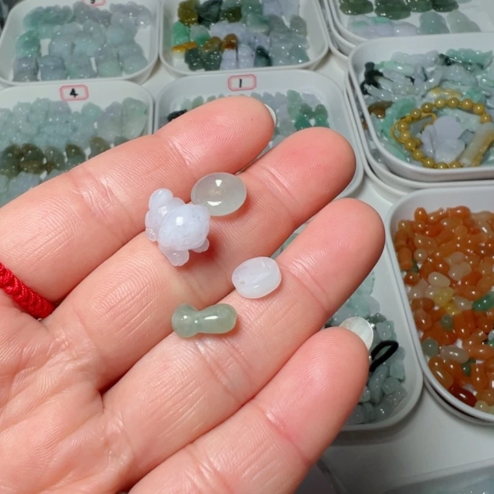 翡翠颈饰未镶嵌a*平安扣通孔狗如意钱币4个216块