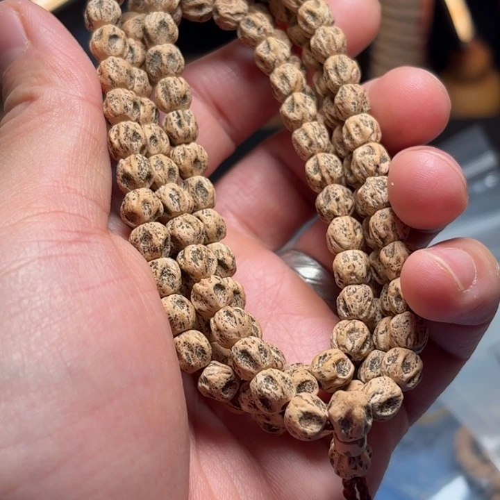 香榧木原桩108长串微磨款大坑脏串