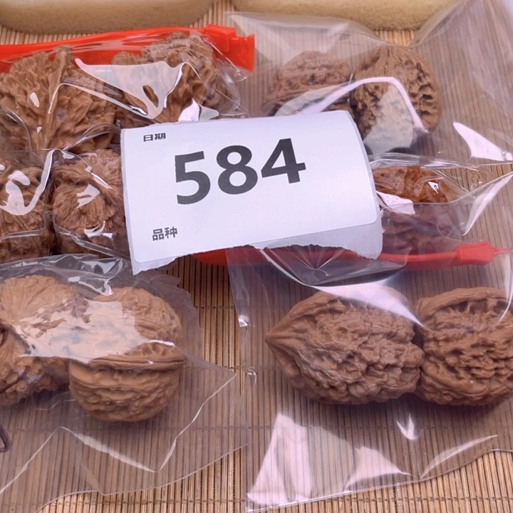 文玩核桃把件584号6对